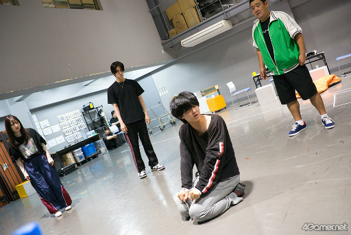 画像ギャラリー No.008のサムネイル画像 / “我孫子武丸からの新たな挑戦状”を受けて立つキャスト陣の意気込みは? 舞台「かまいたちの夜 〜THE LIVE〜」稽古場レポート