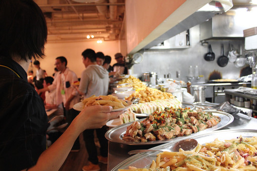 画像ギャラリー No.009のサムネイル画像 / 最新アップデート情報も公開された「『黒い砂漠』拠点接続キャラバン」東京会場をレポート。麥谷氏と榊原あやさんの料理勝負の行方は?