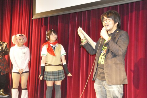 画像ギャラリー No.005のサムネイル画像 / 「閃乱カグラTCG UNLIMITED VS」の発売前イベントが花やしきで開催。マーベラスAQLの高木謙一郎氏と飛鳥役の声優・原田ひとみさんも駆けつけた