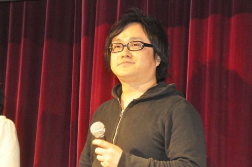 画像ギャラリー No.006のサムネイル画像 / 「閃乱カグラTCG UNLIMITED VS」の発売前イベントが花やしきで開催。マーベラスAQLの高木謙一郎氏と飛鳥役の声優・原田ひとみさんも駆けつけた