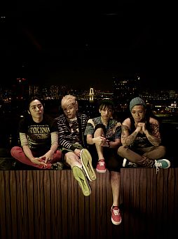 画像ギャラリー No.003のサムネイル画像 / PS Vita版「ガンダムブレイカー」の新PVが公開。「BACK-ON」の新曲も収録