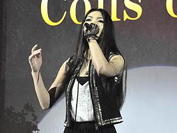 画像ギャラリー No.009のサムネイル画像 / ついに発売となる「Dragon's Dogma: Dark Arisen」の完成発表会をレポート。テーマソングを歌うRaychellさんのライブも