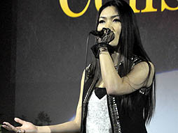 画像ギャラリー No.010のサムネイル画像 / ついに発売となる「Dragon's Dogma: Dark Arisen」の完成発表会をレポート。テーマソングを歌うRaychellさんのライブも