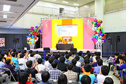 画像ギャラリー No.001のサムネイル画像 / 新規レアカードや書き下ろし楽曲の制作,テレビCMの撮影裏話などが明らかに。「ラブライブ!スクフェス」の単独イベントで開催されたトークステージの模様をレポート