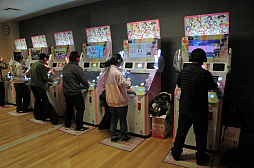 ���������꡼ No.009�Υ���ͥ������ / �֥�֥饤�֡��������륢���ɥ�ե����ƥ��Х�פ��濴�Ȥ���3�����ȥ��Ʊ���٥�ȡֿ�����������󥷥���2018�פ��������롣���������Ԥ�줿���������ͤ��ݡ���