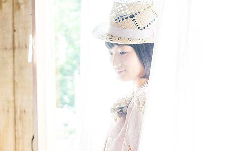 画像集#013のサムネイル/ミサイルの弾道が美しい「マクロス30 〜銀河を繋ぐ歌声〜」の最新PVが公開に。OP＆ED曲を歌う千菅春香さんのシングルは2013年2月27日に発売
