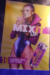 画像ギャラリー No.008のサムネイル画像 / 「サイバーパンク2077」のオフラインイベントでは,会場がナイトシティに&造形作家IKEUCHI氏にサイバーパンク観を聞いた