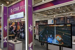 ꡼ No.003Υͥ / G-Star 2012ϡQueens BladeפϡˤΥޥɵᤷ̡Ƨ߱ۤƤޤäSF MMORPGŸˤŪƱࡼӡȶ˾Ҳ