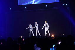 画像ギャラリー No.030のサムネイル画像 / 「ときレス」初のオールスタンディングライブ「3 Majesty × X.I.P. LIVE -Triple Road/TRICK★STER- in ARIAKE」の第3部をレポート