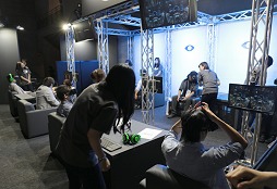 ������#007�Υ���ͥ���/��TGS 2014��Oculus VR��Rift DK2��Samsung��Gear VR���ץ쥤���֥��Ÿ�����줿VR�б�HMD��ư���򸫤�