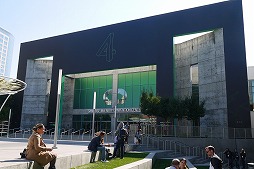 ꡼ No.001Υͥ / FacebookOculus VRܻؤ10ͤVR桼פȤϡOculus VRĹҥ塼ХƱ󥿥ӥ塼