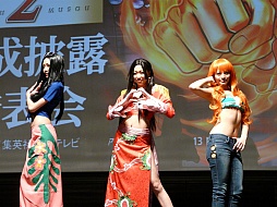 画像ギャラリー No.013のサムネイル画像 / 「ワンピース 海賊無双2 完成披露発表会」の模様をレポート。ペローナ姿の芹那さんがまぶしすぎ