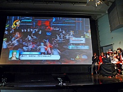 画像ギャラリー No.023のサムネイル画像 / 「ワンピース 海賊無双2 完成披露発表会」の模様をレポート。ペローナ姿の芹那さんがまぶしすぎ