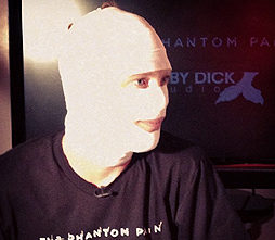 画像ギャラリー No.002のサムネイル画像 / ますます謎は深まるばかり。「The Phantom Pain」の開発を指揮するJoakim Mogren氏の写真が公開。包帯をぐるぐる巻きにしたその姿は……