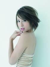 画像ギャラリー No.001のサムネイル画像 / 「マキナ×ドールズ」のCMが街頭ビジョンに登場。鈴木亜美さんとタイアップも