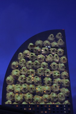 画像ギャラリー No.007のサムネイル画像 / 横浜にバハムート襲来! FF30周年企画,「FFXIV」プロジェクションマッピング映像のリハーサル上映会をレポート