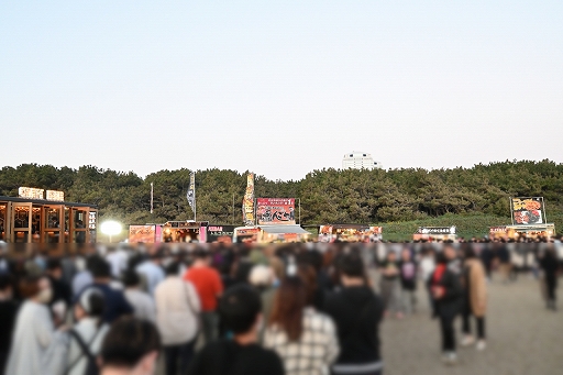 画像ギャラリー No.001のサムネイル画像 / 「FFXIV 10th ANNIVERSARY FIREWORKS & MUSIC」千葉会場レポート。ドローンや花火による光の演出で新生10周年をお祝い