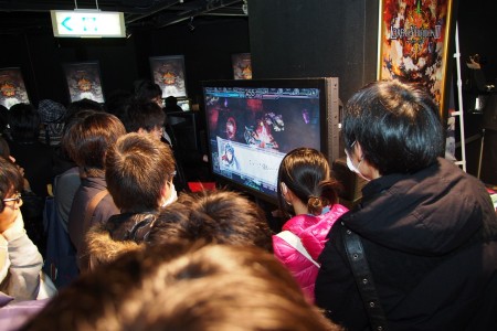 ���������꡼ No.010�Υ���ͥ������ / 200�ͤ�Ķ����ե�������GiGO�˽��롣������LORD of VERMILION III�ץ����ƥ��ȥ�ݡ��Ȥ�Ǻܡ����Ǹ���������P�ؤ�ľ�⥤�󥿥ӥ塼��