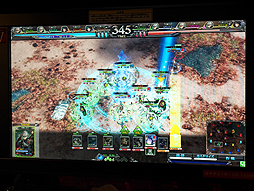 画像ギャラリー No.006のサムネイル画像 / 「LORD of VERMILION III」をがっちりプレイ。スーパーレアを含む新カード情報と合わせて,その模様をレポート