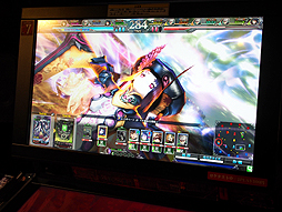 画像ギャラリー No.007のサムネイル画像 / 「LORD of VERMILION III」をがっちりプレイ。スーパーレアを含む新カード情報と合わせて,その模様をレポート