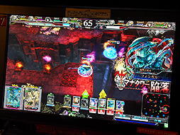 画像ギャラリー No.012のサムネイル画像 / 「LORD of VERMILION III」をがっちりプレイ。スーパーレアを含む新カード情報と合わせて,その模様をレポート