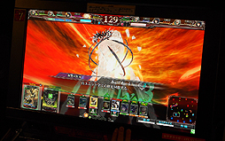 画像ギャラリー No.019のサムネイル画像 / 「LORD of VERMILION III」をがっちりプレイ。スーパーレアを含む新カード情報と合わせて,その模様をレポート