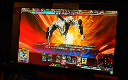 画像ギャラリー No.020のサムネイル画像 / 「LORD of VERMILION III」をがっちりプレイ。スーパーレアを含む新カード情報と合わせて,その模様をレポート