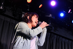 画像ギャラリー No.012のサムネイル画像 / 「THE IDOLM@STER LIVE THE@TER PERFORMANCE 08」発売記念イベントをレポート。波瀾万丈の展開になった「クイズ 田所あずさ」とは