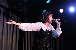 画像ギャラリー No.015のサムネイル画像 / 「THE IDOLM@STER LIVE THE@TER PERFORMANCE 08」発売記念イベントをレポート。波瀾万丈の展開になった「クイズ 田所あずさ」とは