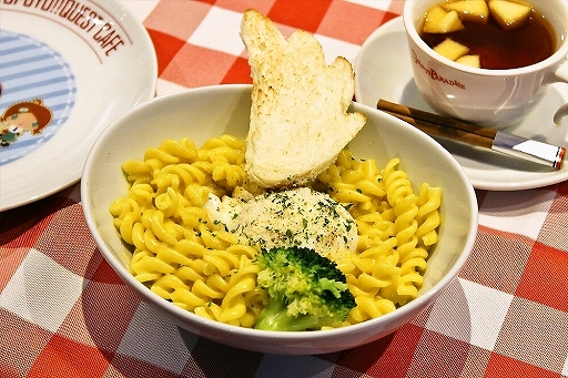 画像ギャラリー No.018のサムネイル画像 / プレイヤー考案メニュー&復刻メニューも加わった「ぷよクエカフェ 2018」がオープン。メディア向け試食会をレポート