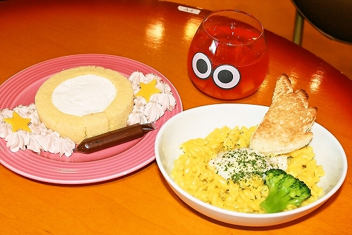 画像ギャラリー No.032のサムネイル画像 / プレイヤー考案メニュー&復刻メニューも加わった「ぷよクエカフェ 2018」がオープン。メディア向け試食会をレポート