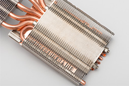 画像集#018のサムネイル/「GeForce GTX TITAN Black」レビュー。換装用の大型クーラーが付属したGIGABYTE製カードは,ハイエンド派の琴線に触れるか