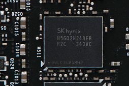 画像集#024のサムネイル/「GeForce GTX TITAN Black」レビュー。換装用の大型クーラーが付属したGIGABYTE製カードは,ハイエンド派の琴線に触れるか