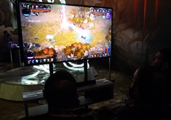 画像集#001のサムネイル/［E3 2013］PS3/Xbox 360版「Diablo III」のマルチプレイデモがE3 2013会場で展示。海外で9月3日に発売されるパッケージの新情報も公開に