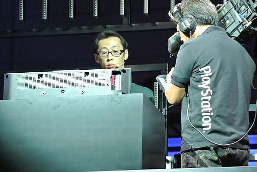 ���������꡼ No.004�Υ���ͥ������ / ��TGS 2013�ϡ�deep down�ץ��ơ������٥�ȤǤ�4�ͥޥ���ץ쥤�ˤ�������ϤΥɥ饴���郎��Ϫ��F2P��ǥ�ǥ����ӥ�����뤳�Ȥ����餫��