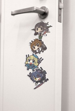 画像ギャラリー No.005のサムネイル画像 / 「艦これ」の数量限定ステッカー付きつままれストラップがコミケ85で発売