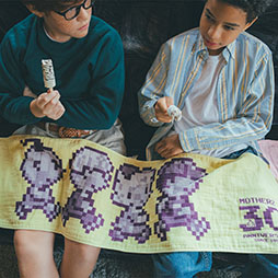 ���������꡼ No.003�Υ���ͥ������ / ��MOTHER2�פ�30��ǯ��ǰ���å���8��1����ȯ�䳫�ϡ��ͥ���4�ͤ�ι����Ѥ�ǥ����󤷤�T����ġ��ס��Υ顼���ɤ�֤�ʤɤ��Ѱ�