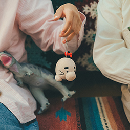 ���������꡼ No.008�Υ���ͥ������ / ��MOTHER2�פ�30��ǯ��ǰ���å���8��1����ȯ�䳫�ϡ��ͥ���4�ͤ�ι����Ѥ�ǥ����󤷤�T����ġ��ס��Υ顼���ɤ�֤�ʤɤ��Ѱ�