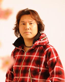 画像ギャラリー No.004のサムネイル画像 / 「カプコンサマーフェスティバル in ハウステンボス」,8月4日に小林裕幸氏のトークショー&サイン会。応募受付を開始