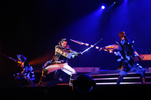 画像ギャラリー No.016のサムネイル画像 / 新キャストを迎えた舞台「『戦国BASARA3 宴弐』‐凶王誕生×深淵の宴‐」ゲネプロ公演をレポート。最新作「戦国BASARA4」の最新情報もお披露目に