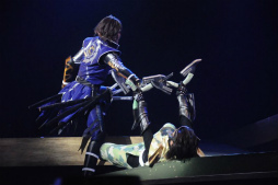 画像ギャラリー No.041のサムネイル画像 / 新キャストを迎えた舞台「『戦国BASARA3 宴弐』‐凶王誕生×深淵の宴‐」ゲネプロ公演をレポート。最新作「戦国BASARA4」の最新情報もお披露目に