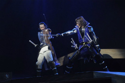 画像ギャラリー No.043のサムネイル画像 / 新キャストを迎えた舞台「『戦国BASARA3 宴弐』‐凶王誕生×深淵の宴‐」ゲネプロ公演をレポート。最新作「戦国BASARA4」の最新情報もお披露目に