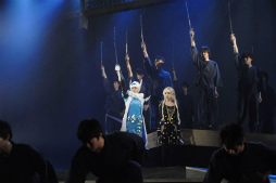 画像ギャラリー No.046のサムネイル画像 / 新キャストを迎えた舞台「『戦国BASARA3 宴弐』‐凶王誕生×深淵の宴‐」ゲネプロ公演をレポート。最新作「戦国BASARA4」の最新情報もお披露目に