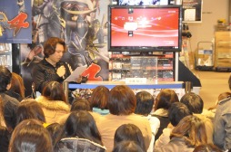 画像ギャラリー No.003のサムネイル画像 / 初出し映像も公開。小林プロデューサーのトークショーで大いに盛り上がった「戦国BASARA4」と「ガイストクラッシャー」の合同イベントをレポート