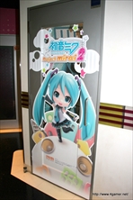 画像ギャラリー No.004のサムネイル画像 / 3DS「初音ミク Project mirai 2」体験会会場での開発スタッフインタビュー&ビッグエコー秋葉原駅前店とのコラボルームをレポート