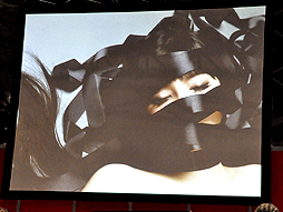 画像ギャラリー No.004のサムネイル画像 / 【超会議2】中川翔子さんデザインの装備品が登場。「千年勇者〜時渡りのトモシビト〜」のステージイベントをレポート