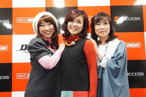 画像ギャラリー No.009のサムネイル画像 / ベテランかつ新人のアイドルユニットに,男色ディーノも為す術なし。12月29日開催「リングドリーム」主催DDTプロレス興行の会見をレポート