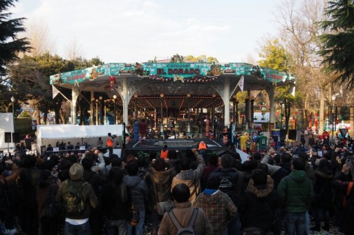 ���������꡼ No.002�Υ���ͥ������ / �֥�󥰥ɥ꡼��׼��DDT�ץ��쥹���ԡְ��ϰ�����ꤤ�Ǥ�3�פ����š��Ķ��β��ǥץ��쥹�Ȳ��ڤˤ�륫���˥Х���֤��и�