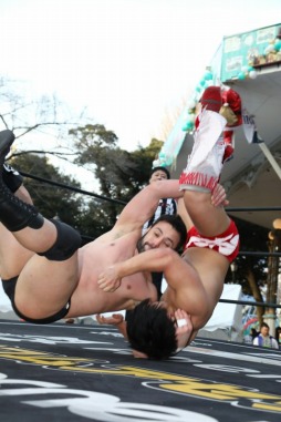 ���������꡼ No.022�Υ���ͥ������ / �֥�󥰥ɥ꡼��׼��DDT�ץ��쥹���ԡְ��ϰ�����ꤤ�Ǥ�3�פ����š��Ķ��β��ǥץ��쥹�Ȳ��ڤˤ�륫���˥Х���֤��и�