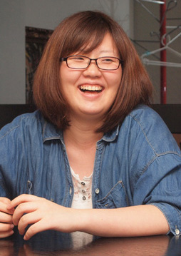 画像ギャラリー No.003のサムネイル画像 / 「Momoiro☆Billionaire!-ぱいろんmeets大富豪-」は大人が本気で作った悪ふざけ? 「ぱいろん」キャラも登場する本作の魅力を制作陣に聞いてみた